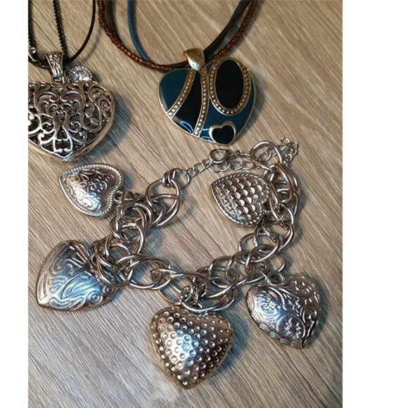 Romantic bundle enamel puff heart 2 necklaces & silver chain charm bracelet. - Picture 4 of 5